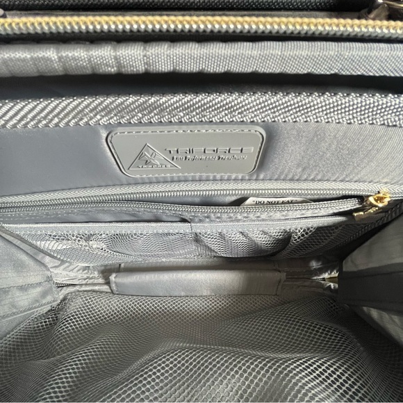 Triforce Metallic Gray Hardshell Cosmetic Case with Top Handle, no strap - Picture 9 of 11